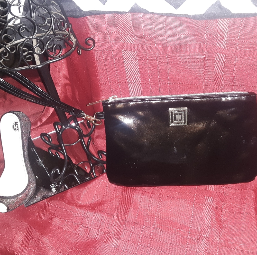 Liz Claiborne phone charging clutch